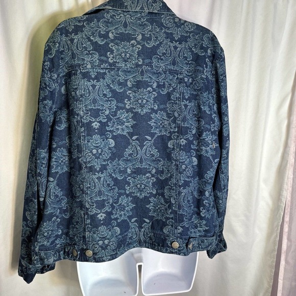Chico’s Denim Jacket Floral size 2 All Cotton Lightweight Holiday Christmas - Picture 2 of 13